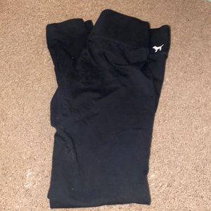 Plain black leggings